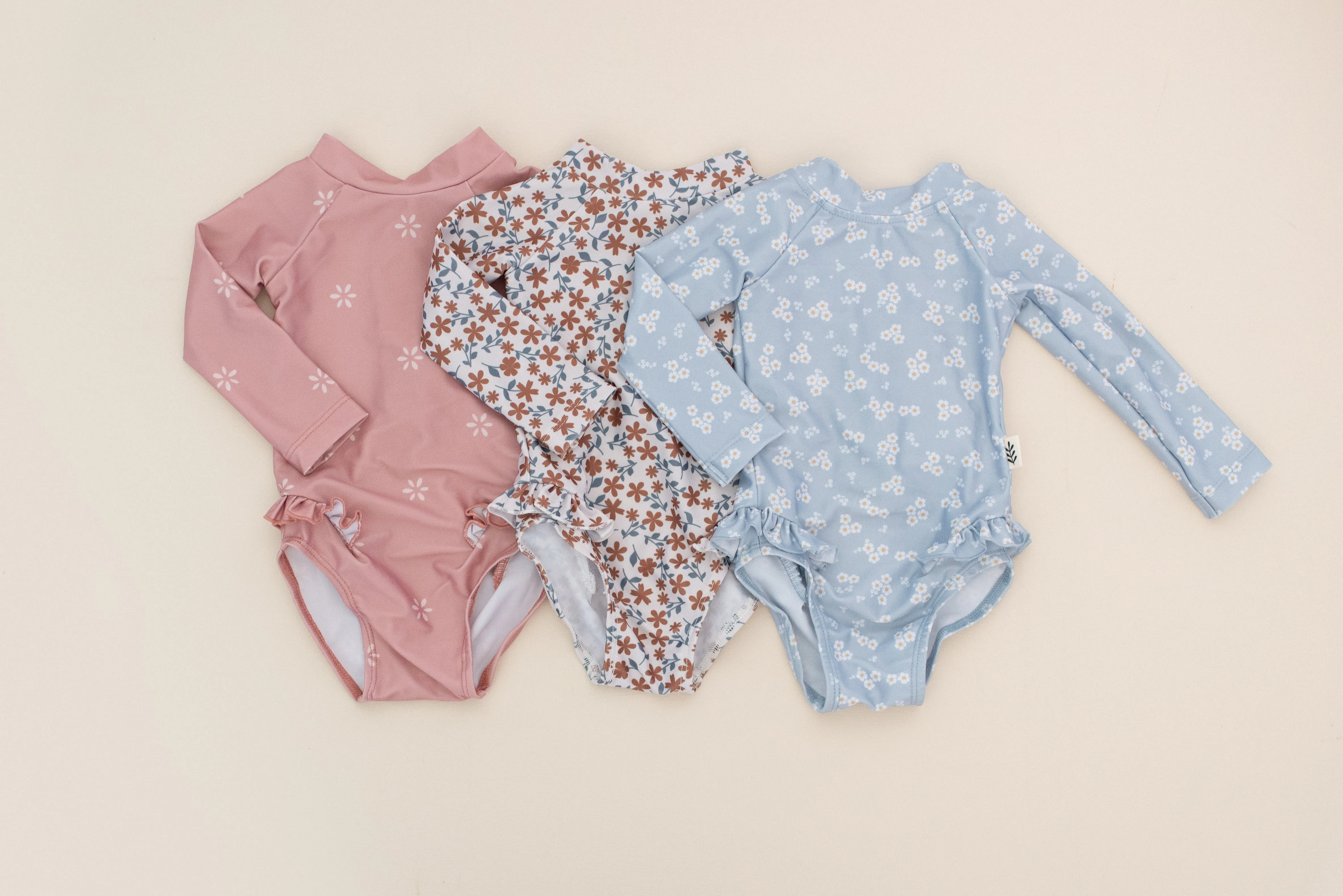 Long-Sleeved Swimsuit with Ruffles - Sydney Cloud