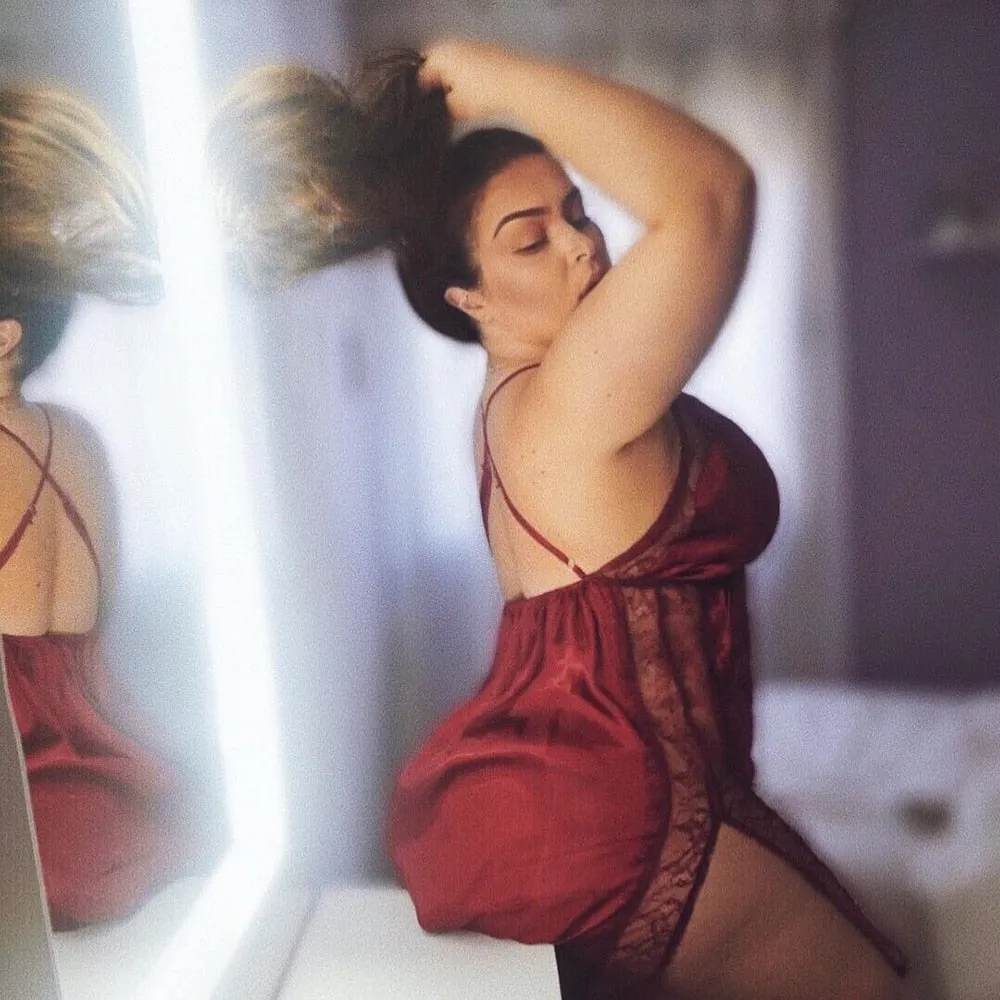 Plus Size High-Quality V-Neck Lace Backless Lingerie
