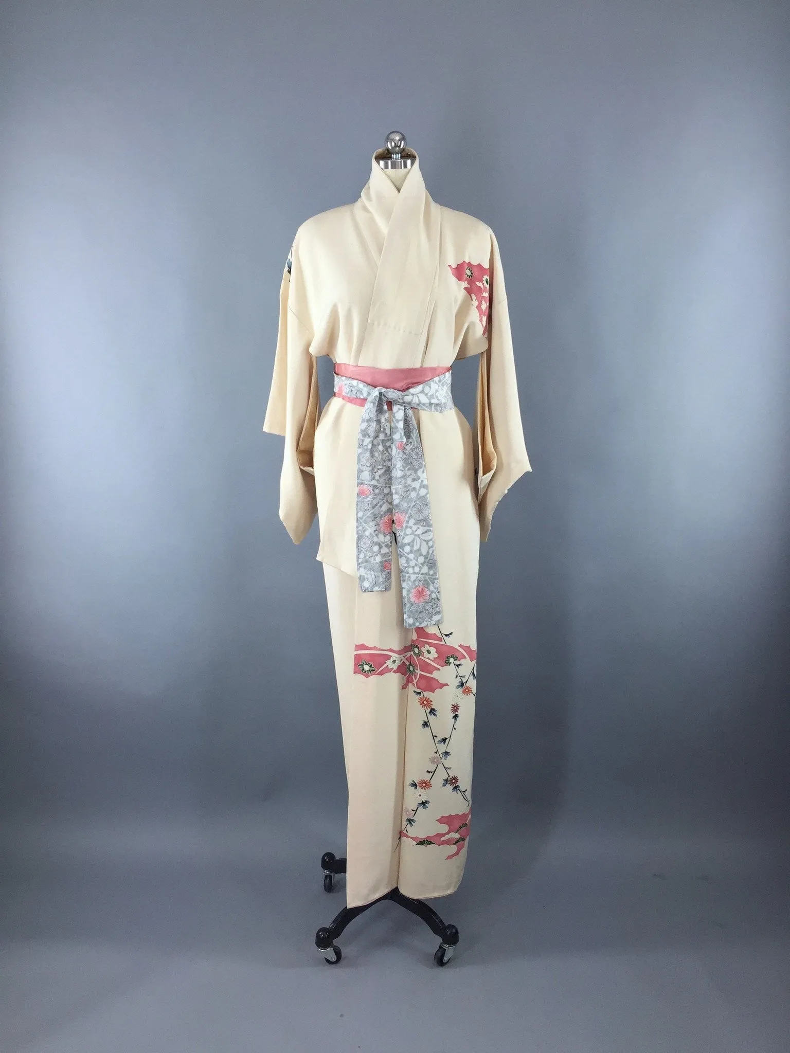 Vintage 1940s Silk Kimono Robe / Art Deco Ivory and Pink Floral