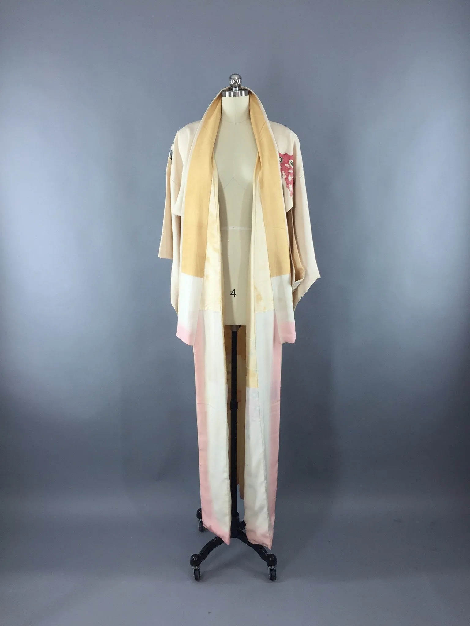 Vintage 1940s Silk Kimono Robe / Art Deco Ivory and Pink Floral